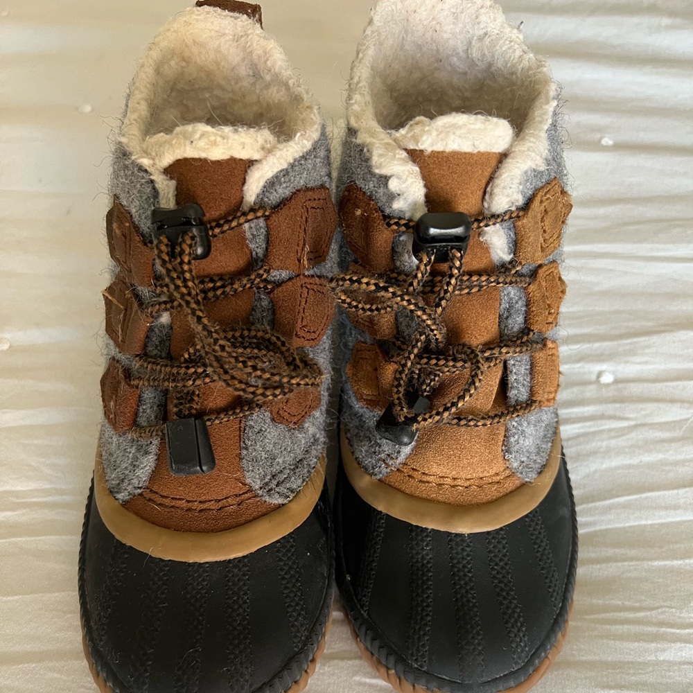Sorrell boys snow/rain boots size 1